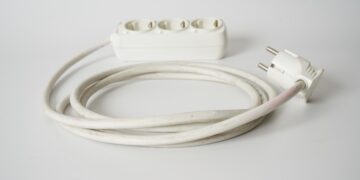 Stecken Sie diese 9 Geräte niemals in eine Steckdosenleiste